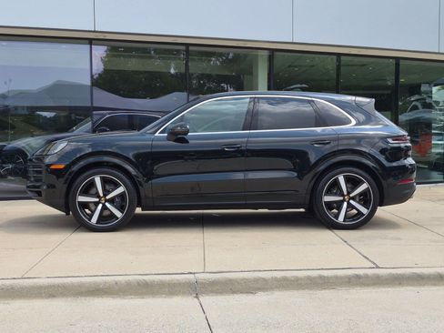 Certified 2026 Porsche Cayenne AWD/4WD image 2