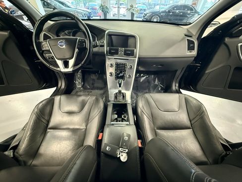 Used 2017 Volvo XC60 T6 Dynamic w/ Preferred Option Package AWD/4WD image 18