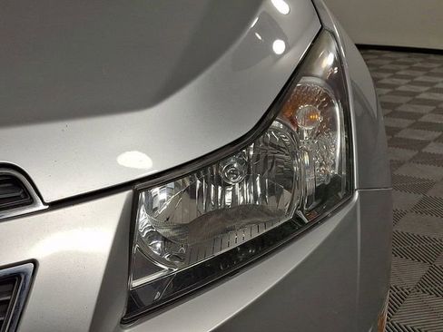Used 2011 Chevrolet Cruze LT image 10