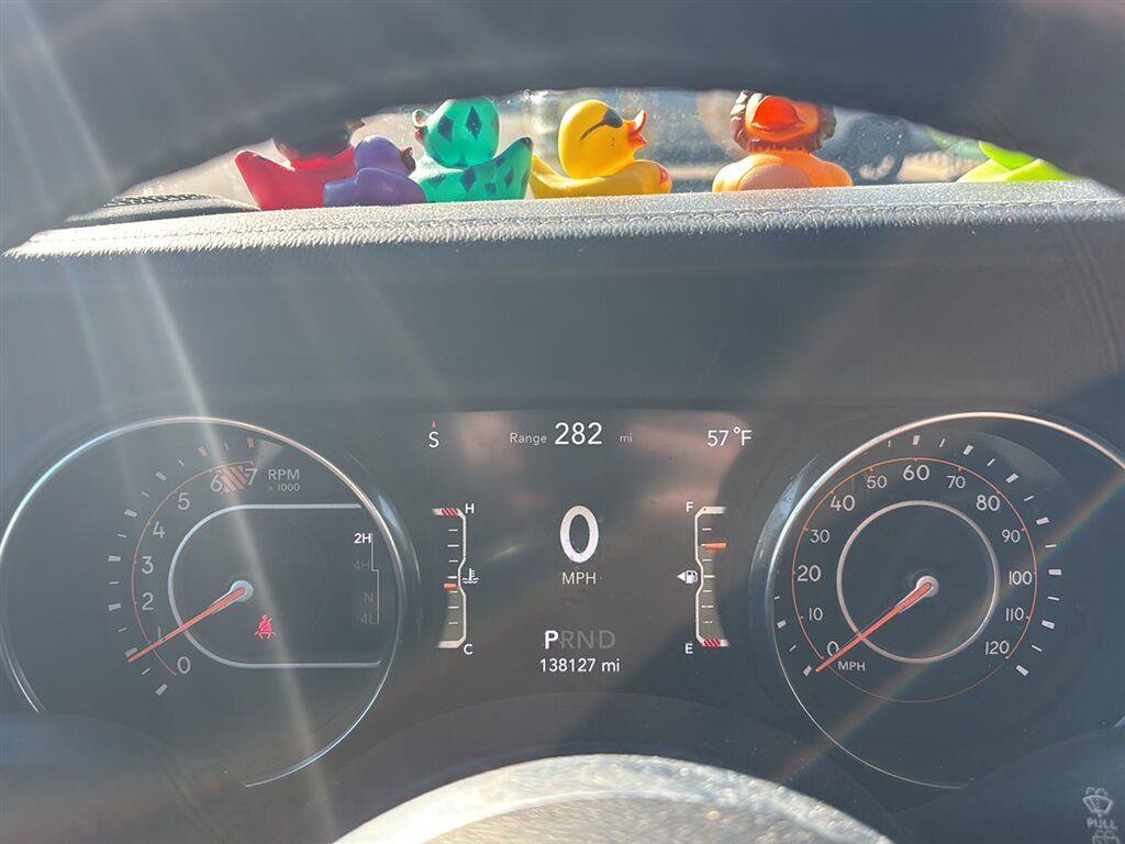 Used 2019 Jeep Wrangler Unlimited Sahara AWD/4WD image 6