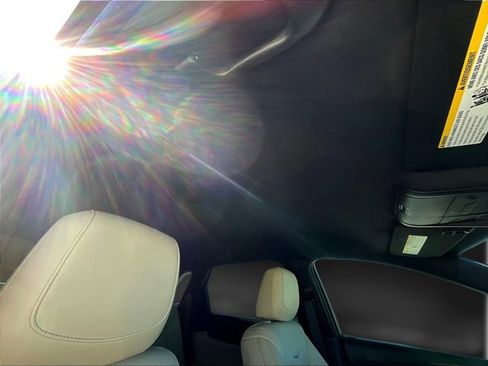 Used 2018 Cadillac XT5 FWD image 17