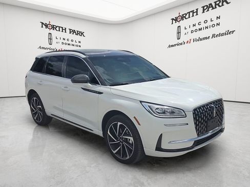 Used 2025 Lincoln Corsair Grand Touring AWD/4WD image 7