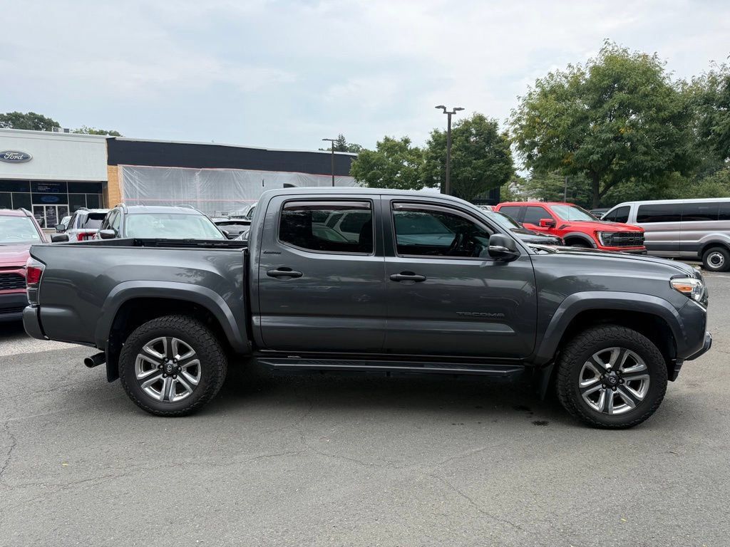 Used 2018 Toyota Tacoma Limited AWD/4WD image 5