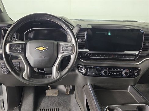 Used 2024 Chevrolet Silverado 2500 LTZ w/ LTZ Convenience Package image 13