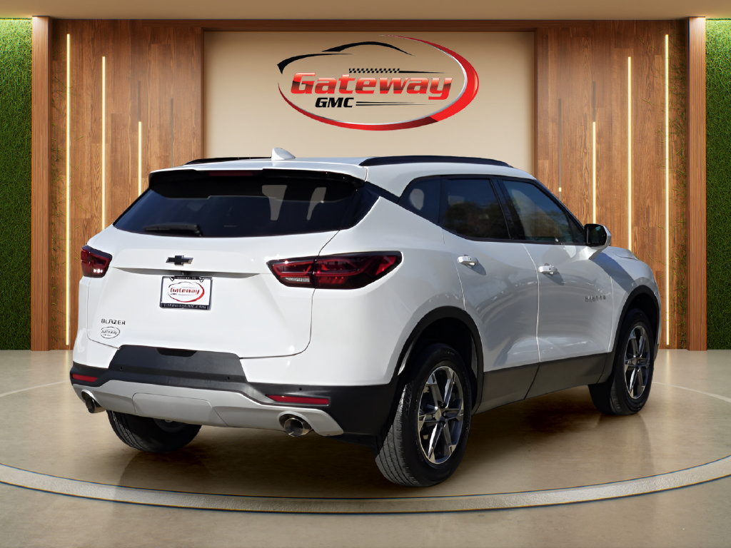 Used 2024 Chevrolet Blazer LT w/ Convenience Package FWD image 5