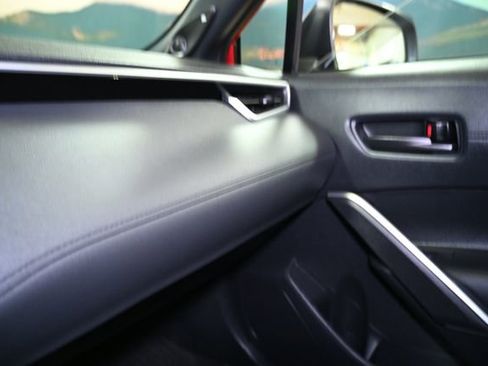 Used 2024 Toyota Corolla Cross AWD Hybrid w/ Moonroof Package image 34