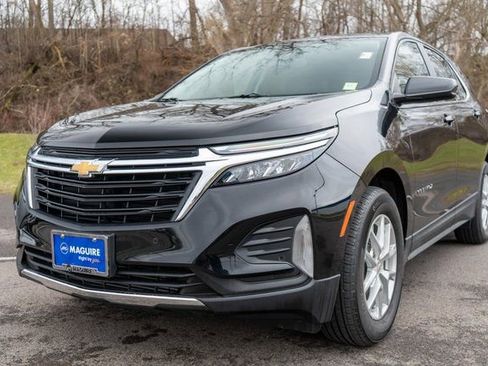 Used 2023 Chevrolet Equinox LT image 2