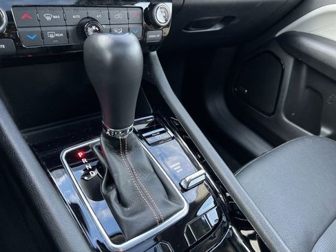 Used 2022 Jeep Compass Limited w/ Sun and Sound Group image 16