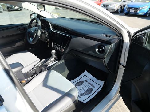 Used 2017 Toyota Corolla L w/ Carpet Mat Package (TMS) FWD image 17