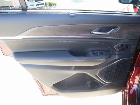 New 2025 Jeep Grand Cherokee L Overland w/ Luxury Tech Group IV image 19