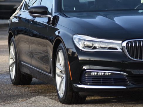 Used 2016 BMW 750i xDrive image 3