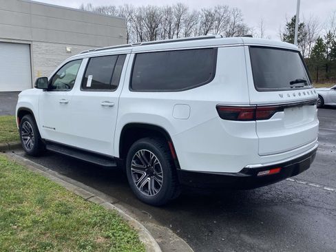 Used 2022 Nissan Maxima SR w/ Sport Mat Group image 6