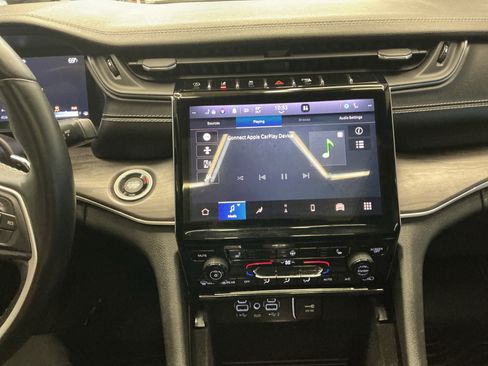 Used 2021 Jeep Grand Cherokee L Limited AWD/4WD image 22