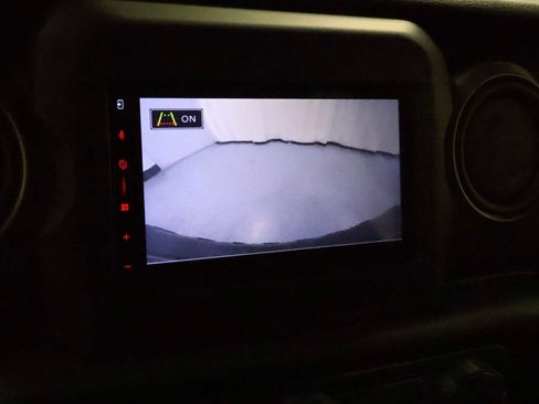 Used 2018 Jeep Wrangler Unlimited Sport S AWD/4WD image 28