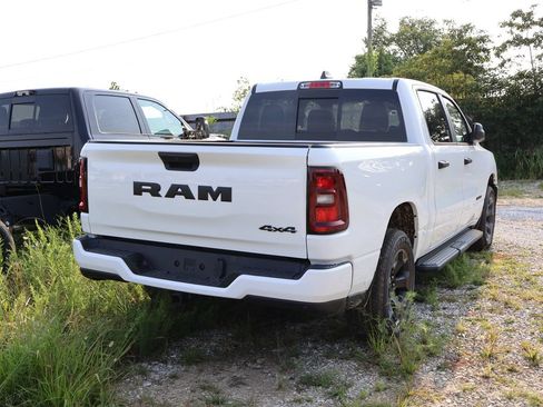 New 2026 RAM 1500 Express AWD/4WD image 15