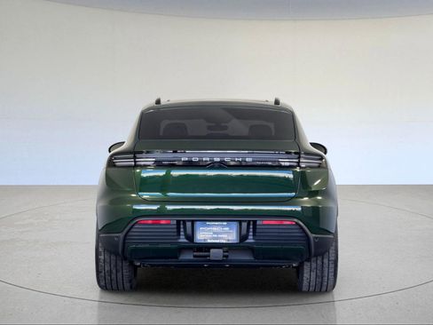 Used 2025 Porsche Macan 4S Electric image 7