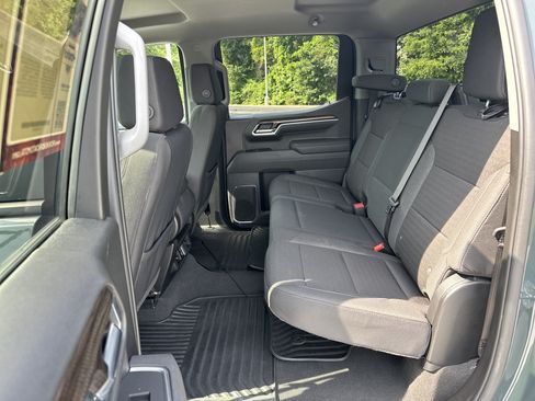 Used 2025 Chevrolet Silverado 1500 LT AWD/4WD image 31