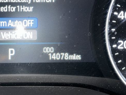 Used 2024 Toyota Sienna Platinum image 24