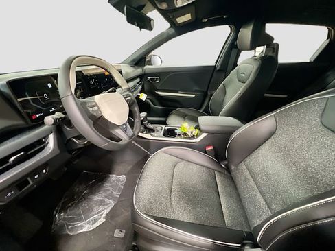 New 2025 Kia K4 GT-Line image 21