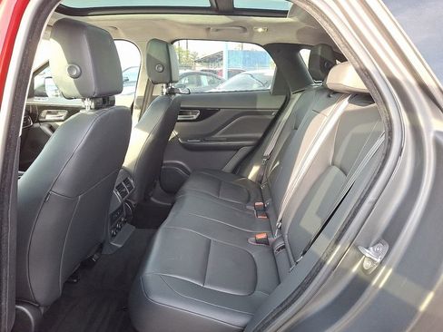 Used 2020 Jaguar F-PACE Premium image 10