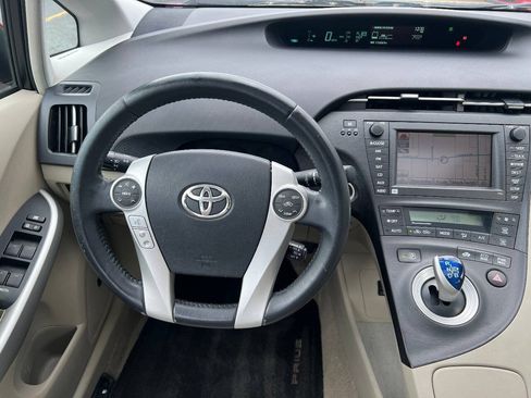 Used 2010 Toyota Prius Four w/ Solar Roof Pkg FWD image 32