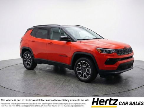 Used 2025 Jeep Compass Trailhawk image 1
