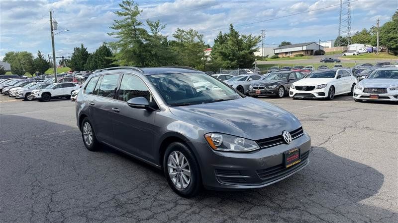 Used 2016 Volkswagen Golf S FWD image 3