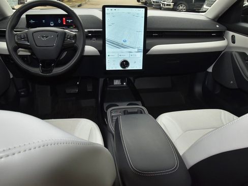 Certified 2025 Ford Mustang Mach-E Premium image 16