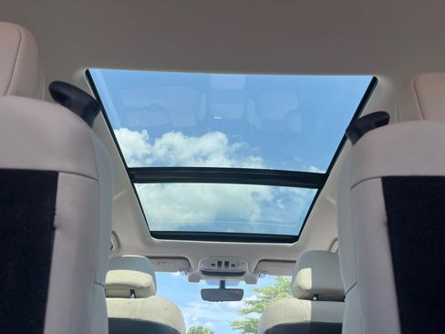 Used 2022 Subaru Ascent Limited w/ Technology Package image 11