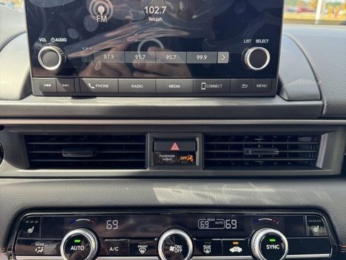 New 2025 Honda Pilot Sport image 17