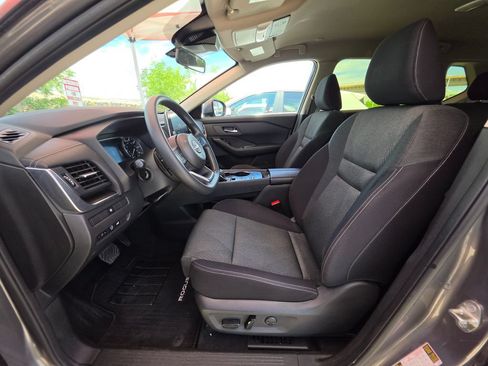 Certified 2024 Nissan Rogue SV FWD image 38