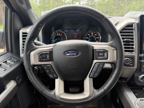 Used 2015 Ford F150 Platinum w/ Equipment Group 701A Luxury AWD/4WD image 13