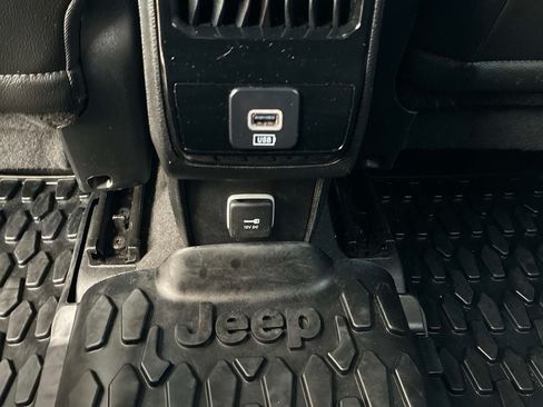 Certified 2023 Jeep Compass Limited w/ Elite Group AWD/4WD image 16