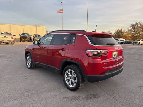 Used 2025 Jeep Compass Latitude image 5