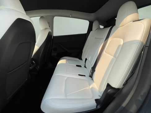 Used 2023 Tesla Model Y Long Range AWD/4WD image 25