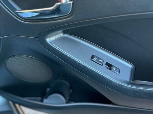 Used 2015 Kia Forte SX image 24