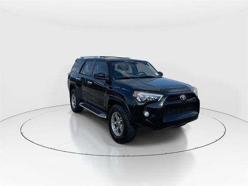 Used 2014 Toyota 4Runner SR5 image 2