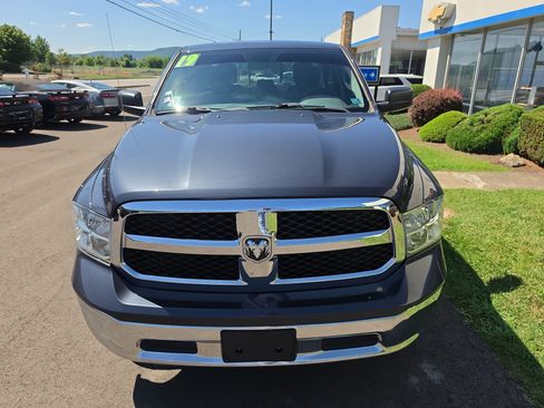 Used 2019 RAM 1500 Classic SLT AWD/4WD image 9