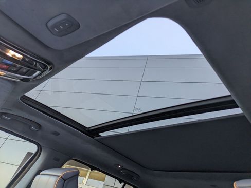 Used 2022 Jeep Grand Wagoneer Series II w/ Convenience Group III image 26