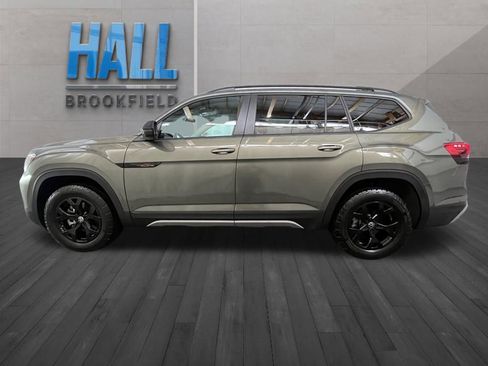 Certified 2024 Volkswagen Atlas Peak Edition SE image 3