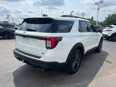 Used 2025 Ford Explorer ST w/ Sun And Sound Package AWD/4WD image 5