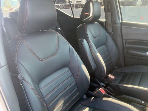 Used 2019 Nissan Kicks SR w/ SR Premium Package FWD image 22