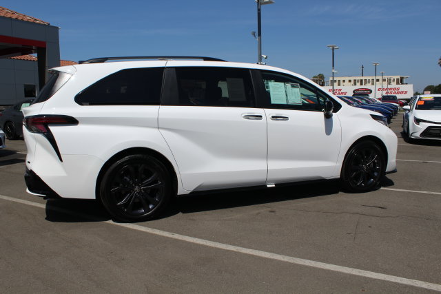 Certified 2026 Toyota Sienna XSE FWD image 18