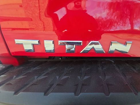 Used 2021 Nissan Titan SV w/ SV Convenience Package RWD image 31