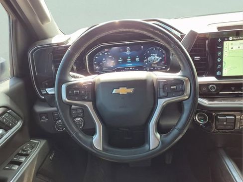 Used 2025 Chevrolet Silverado 2500 LTZ w/ LTZ Convenience Package AWD/4WD image 16