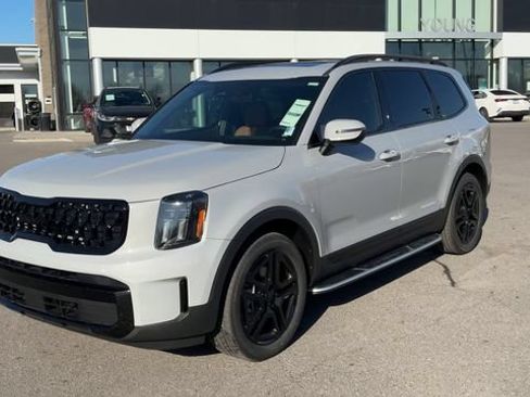 Used 2025 Kia Telluride EX X-Line AWD/4WD image 3