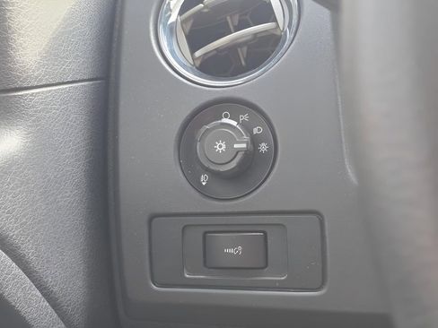 Used 2013 Ford F150 XLT w/ Luxury Equipment Group image 18