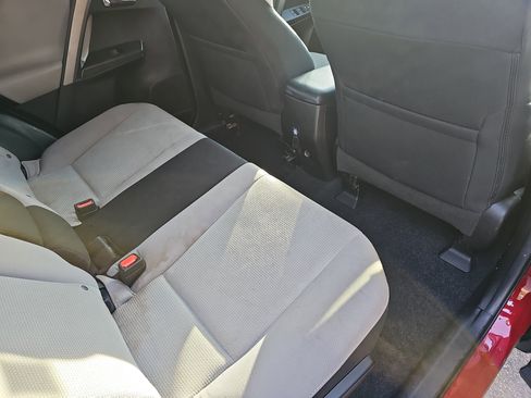 Used 2018 Toyota RAV4 XLE image 11