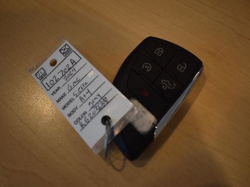 Used 2024 GMC Sierra 1500 AT4 w/ Technology Package image 37