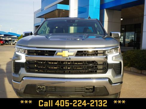 Used 2025 Chevrolet Silverado 1500 LT AWD/4WD image 3